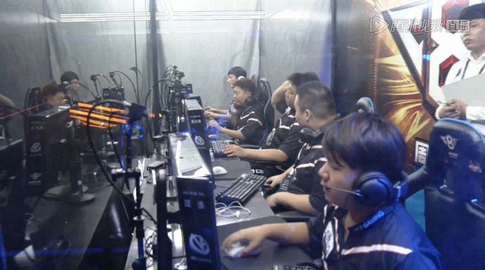 TeSeS： ＂我知道随着时间的推移，我会成为一个非常好的锚点选手＂