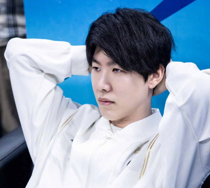 现场专访Mo：输比赛自己背锅 当主播比打职业更辛苦