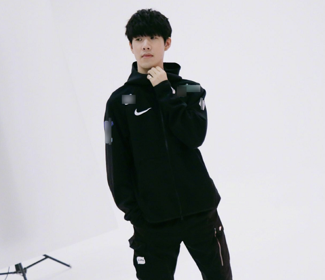 灾难性的表现！TE战队在梦游，轻易地被 T1 击败；！ T1 1-0 TE